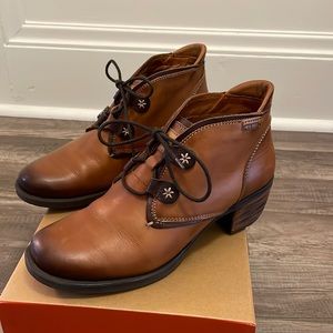 Pikolinos Olmo Boots
